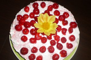 Tort cu visine si frisca