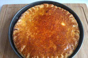 Tarta cu visine si nuci