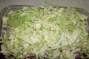Pulpe de pui cu varza la cuptor