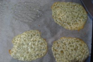 Cosulete de cascaval cu salata de surimi