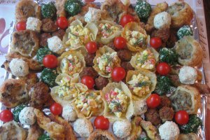 Cosulete de cascaval cu salata de surimi