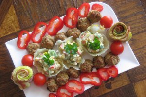 Cosulete de cascaval cu salata de surimi