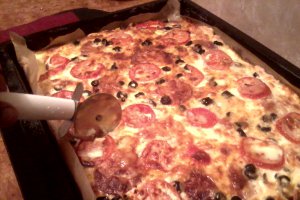 Pizza Cu Salam
