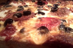 Pizza Cu Salam