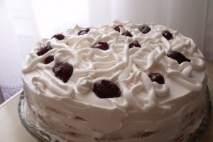 Tort cu visine si frisca
