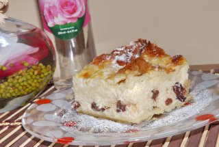 Placinta cu branza, merisoare si apa de trandafiri