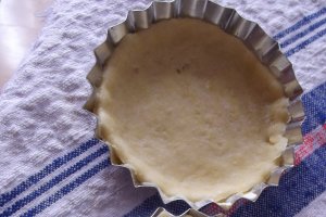 Mini tarte cu jeleu de cirese
