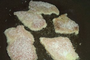 Piept de pui cu nuca de cocos / garnitura de cartofi cu susan