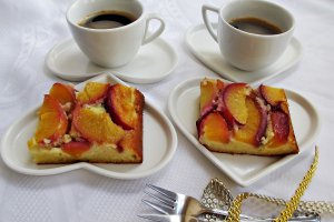 Prajitura cu piersici si nectarine