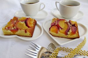Prajitura cu piersici si nectarine