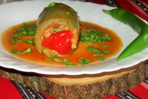 Dovlecei umpluti cu carne de pui