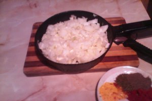 Ardei umpluti cu carne de curcan si carne de porc