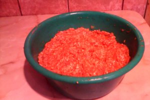 Ardei umpluti cu carne de curcan si carne de porc