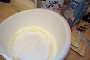 Prajitura cu visine alcoolizate si coniac