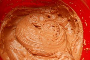Rulada cu crema caramel si dulceata de zmeura