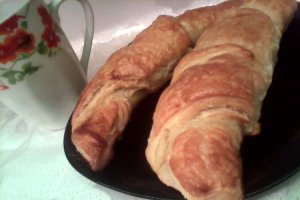 Croissante cu ciocolata