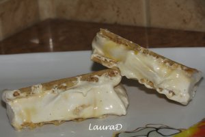 Napolitane cu crema alba de vanilie pufoasa si crocanta