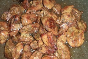 Ficatei de pui cu garnitura de orez