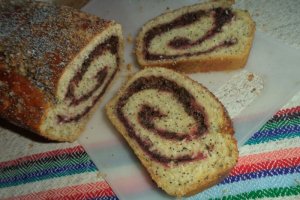 Rulada aperitiv cu stir rosu