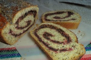 Rulada aperitiv cu stir rosu