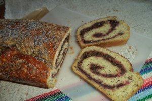 Rulada aperitiv cu stir rosu