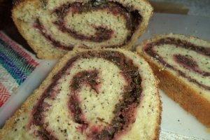 Rulada aperitiv cu stir rosu