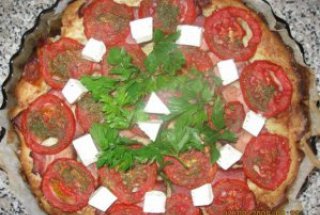 Tarta cu branza si rosii
