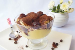 Tiramisu reţetă originală, cu visine la pahar