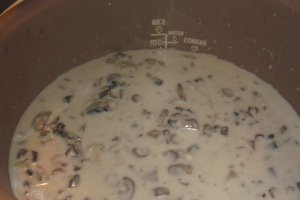 Ciulama de ciuperci la Multicooker