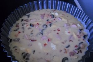 Aperitiv tarta cu legume si branzeturi