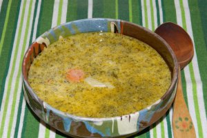 Ciorba taraneasca de cartofi noi