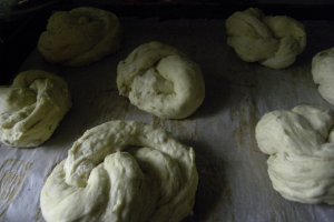 Chifle cu avocado si seminte de floarea soarelui