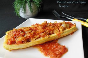 Dovlecei umpluti cu legume la cuptor