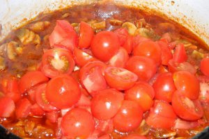 Fusilli cu ciuperci si rosii chery