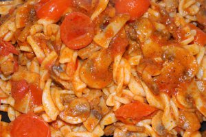 Fusilli cu ciuperci si rosii chery
