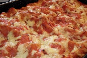 Lasagna cu carne tocata, ciolan afumat si ciuperci