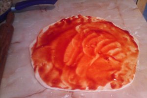 Pizza taraneasca cu piept de pui