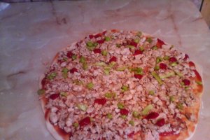 Pizza taraneasca cu piept de pui