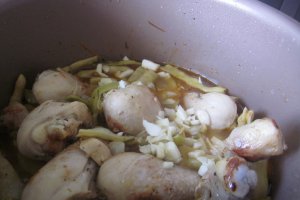 Fasole verde cu ciocănele de pui la Multicooker