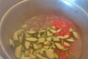 Fusilli cu carne tocata si zucchini