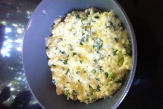 Salata de oua cu ceapa verde