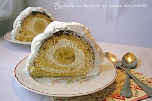 Rulada cu crema de vanilie si banane