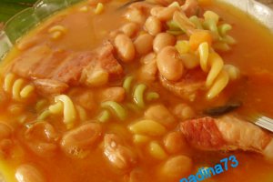 Ciorba de fasole cu costita si paste fainoase