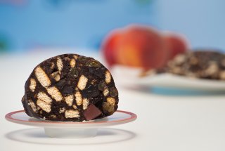Salam de biscuiţi, reţetă video