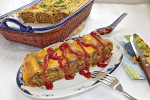 Placinta cu carne tocata si ciuperci