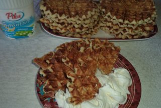 Vafe cu branzeturi si chimen