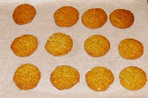 Desert biscuiti de post cu nuca de cocos si ovaz