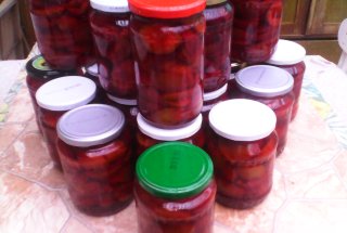 Compot de prune fara samburi