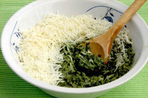Spaghetti cu Sos Pesto