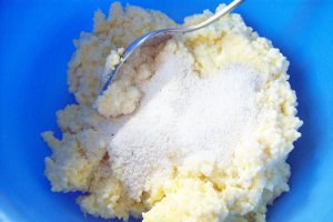 Cheescake cu foi de napolitana